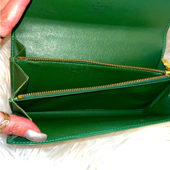 Authentic LV Green Epi Wallet. Serial Code: CA1926 - Picture 13 of 14